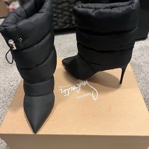 Christian Louboutin:  ASTRO POINTUE 85 TISSU DOUDOUNE